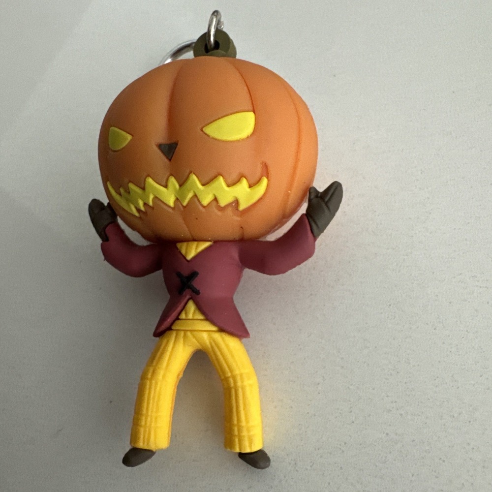 Disney Nightmare Before Christmas Pumpkin King Keychain - Picture 3 of 7